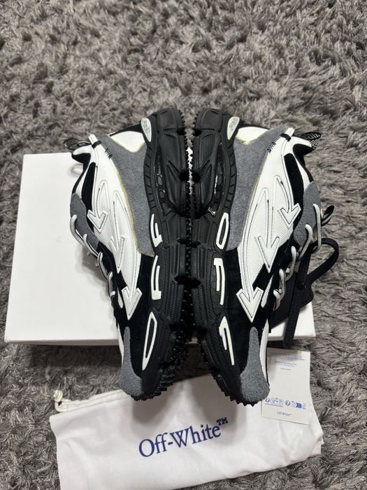 Adidasi off white be right back