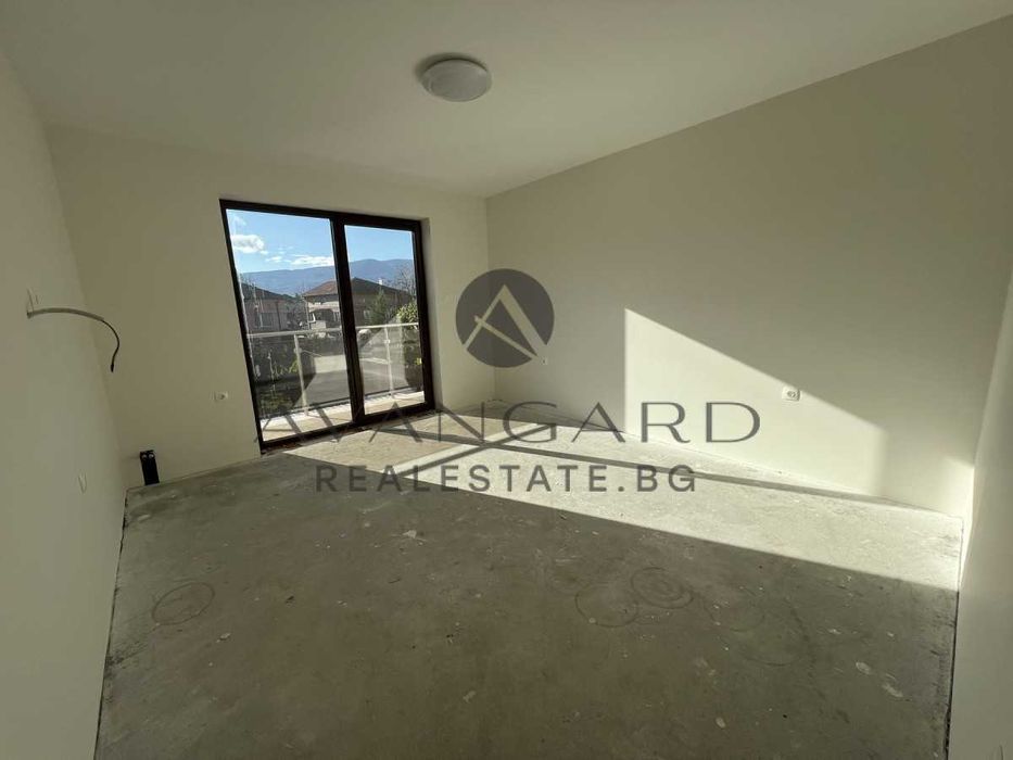 оф.24684 Самостоятелна двуетажна къща с акт 16 в Крумово