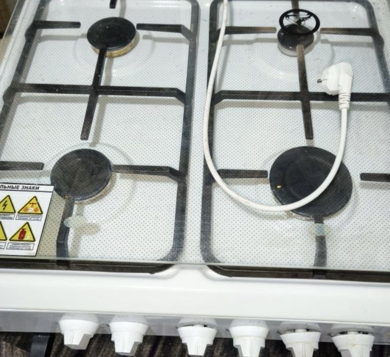 Продам газовую плиту бу,Artel
