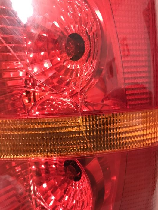 Задний правый фонарь