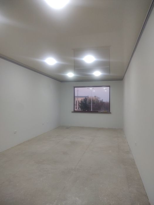 Сдается в аренду 2 и 3 этаж. Ориентир: возле Халк банка города Каган