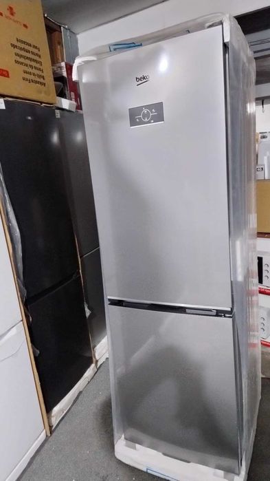 Комбиниран Хладилник с долен фризер BEKO-БЕКО 186.5 см HarvestFresh™