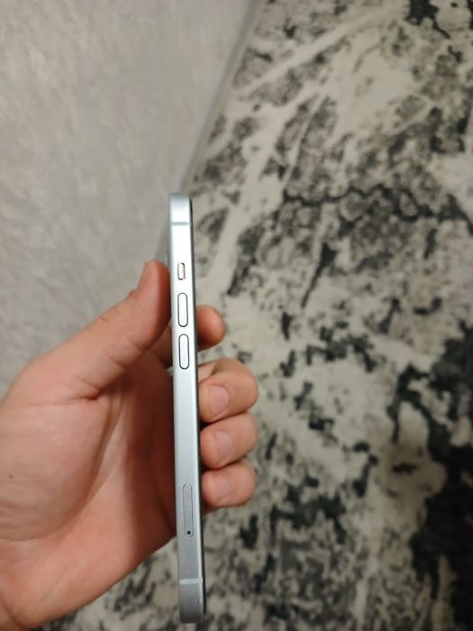 Айфон 15 сотилади