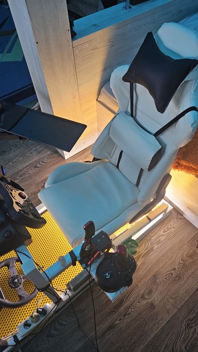 Кокпит для сим рейсинга на базе logitech g29