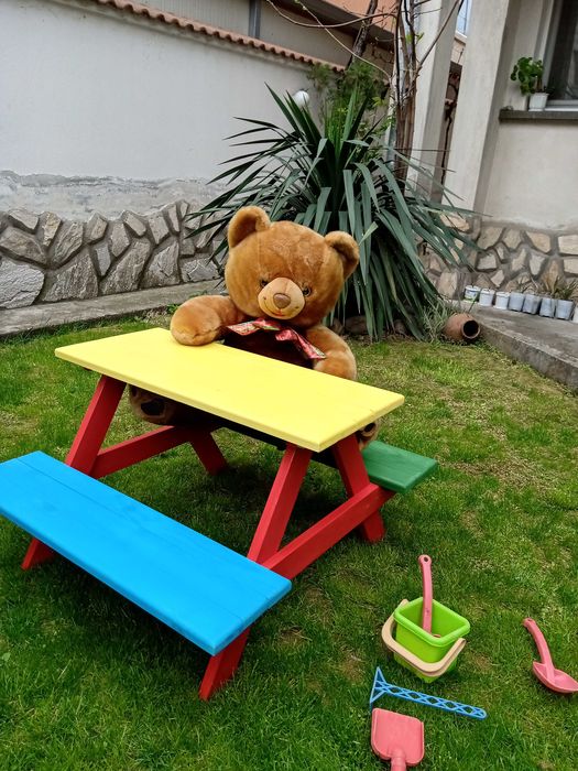 Масичка с пейки детска, градинска.