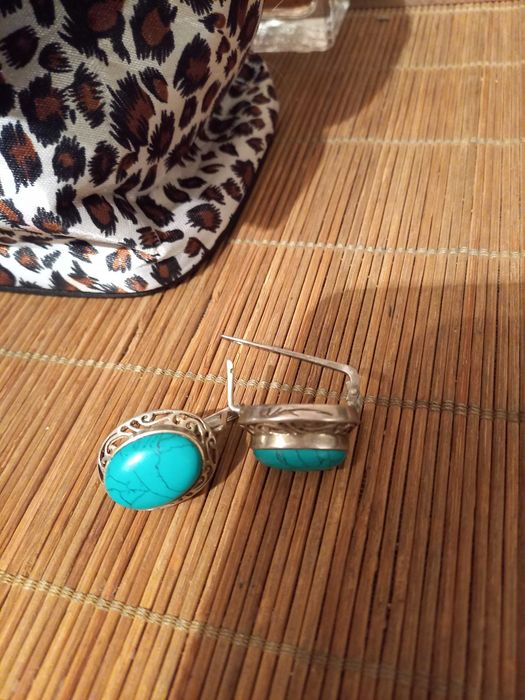 Продам серебрянные серьги с бирюзой 925 проба.