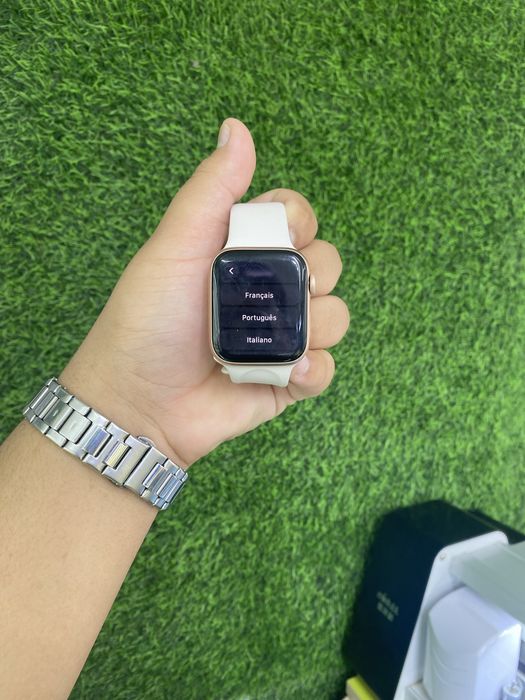 Эпл вотч се 44мм