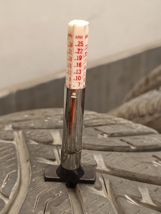 Зимни гуми със стоманени джанти и оригинални тасове