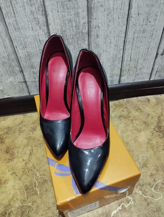 Срочнооо Продам обувь женскую