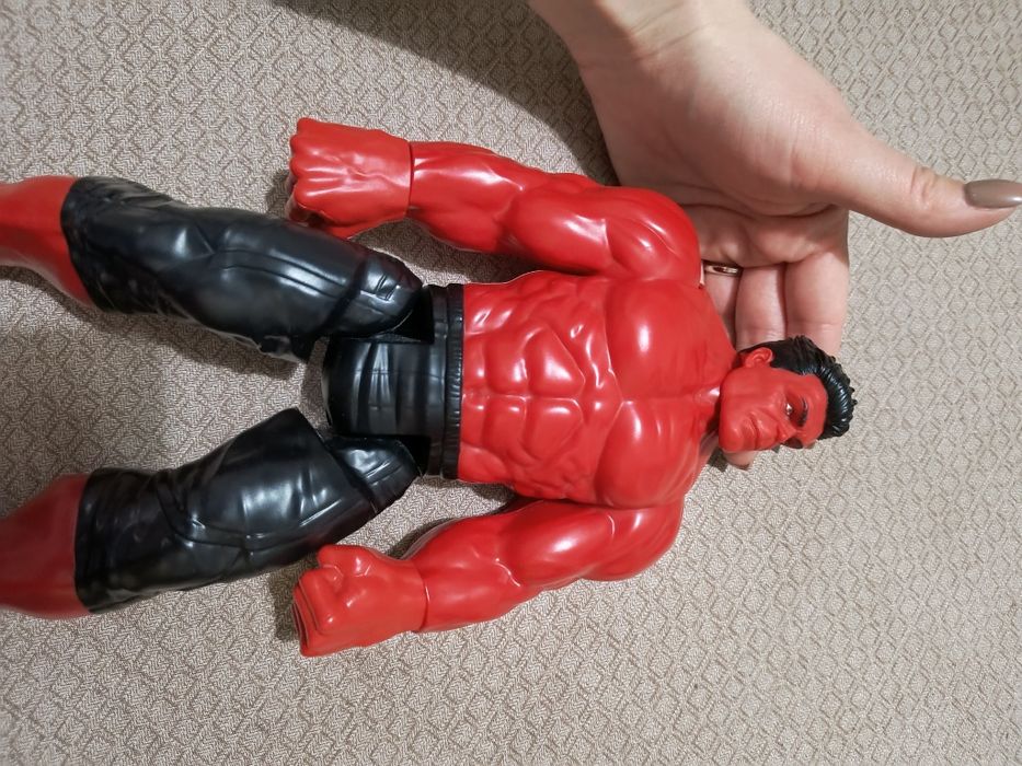 Figurina articulată Red Hulk