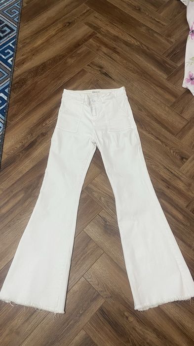 Продам 2 пары джинс