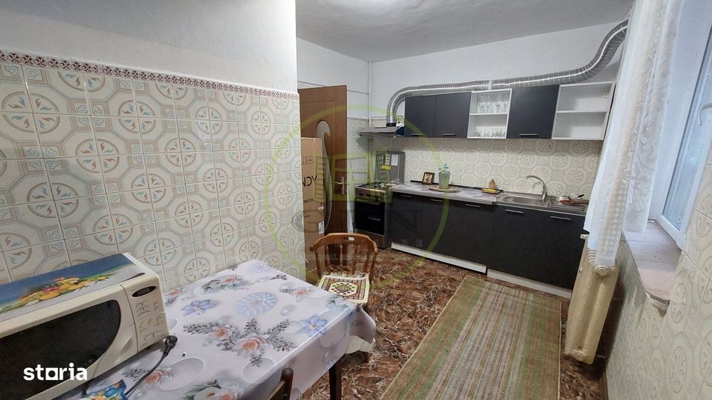 Apartament 3 camere, etajul 2, Cartier Garii, zona Piata
