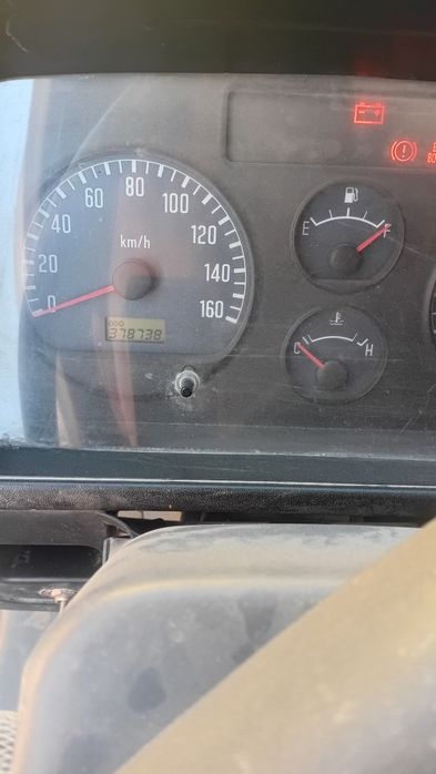 Isuzu sotiladi Bortli yuk tashuvchi