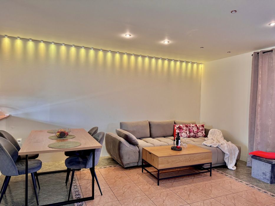 Inchiriere Casa Tip Duplex