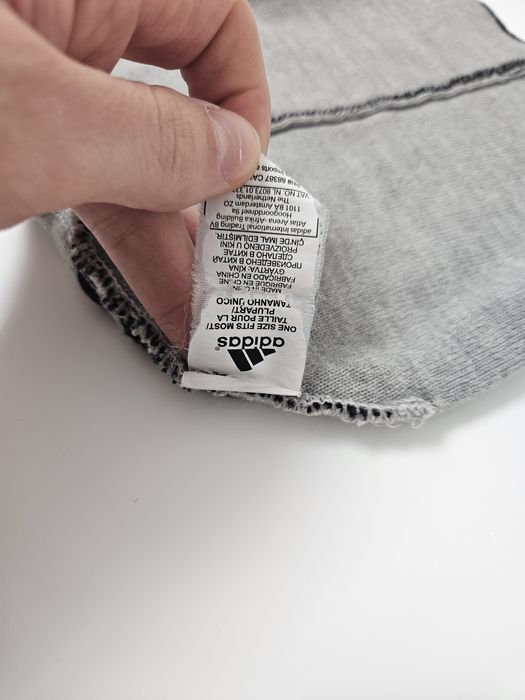 Fes ADIDAS original căciulă 70% REDUCERE