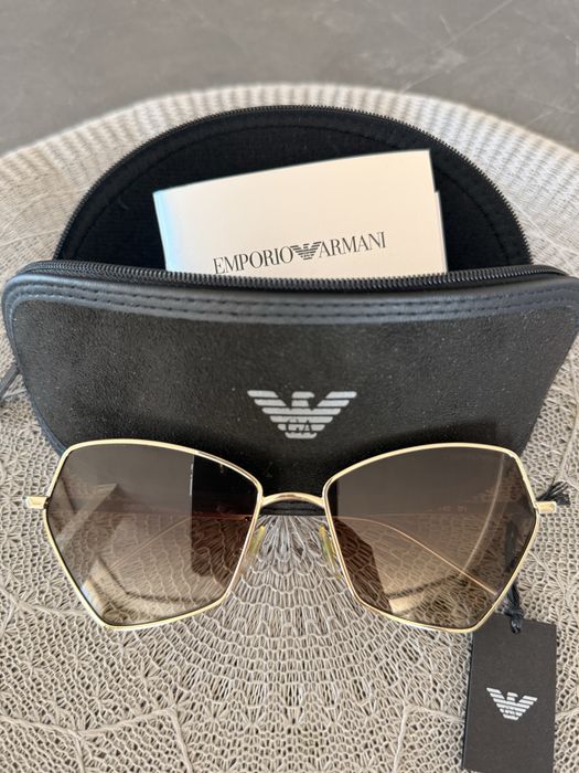 Сльнчеви очила Emporio Armani