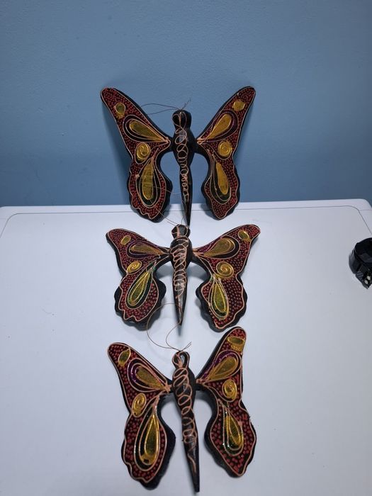 Дърворезба полетът на пеперудите