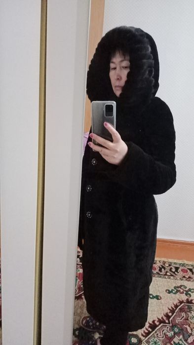 Шуба чёрная мутоновая