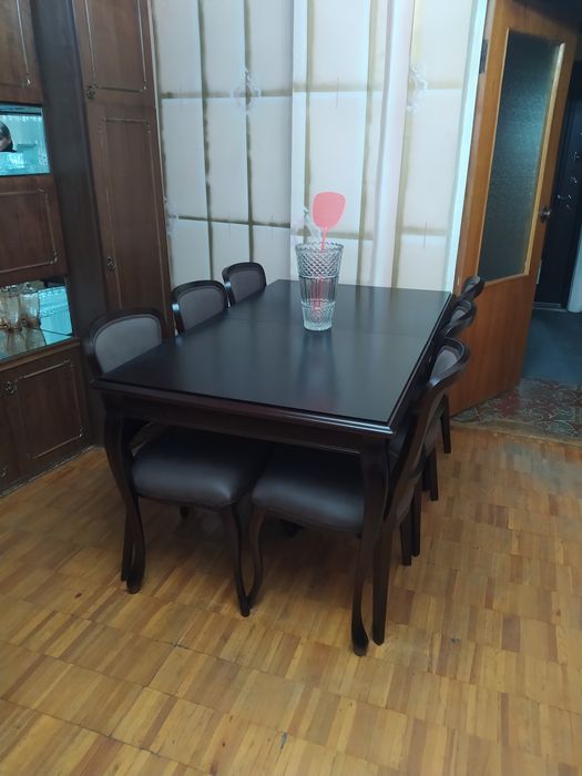 Чешские хрустальные люстры и румынский стол с 6 стульями