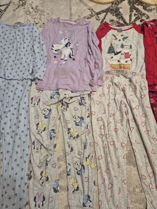 Lot pijamale fetite 4-5ani stare foarte buna