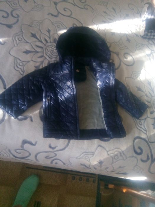 Продам куртку детскую