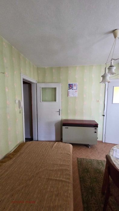 Продава 4-СТАЕН      град Добрич, Център