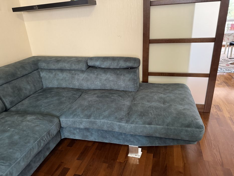 Продам диван зеленый