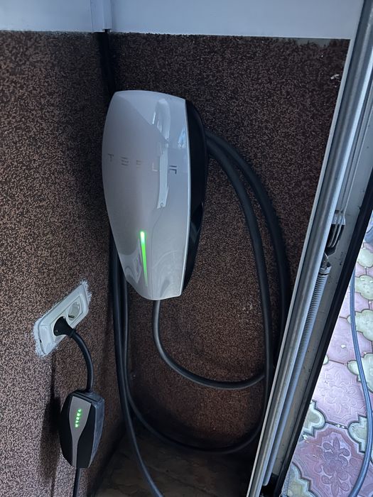 Tesla Wall Connector