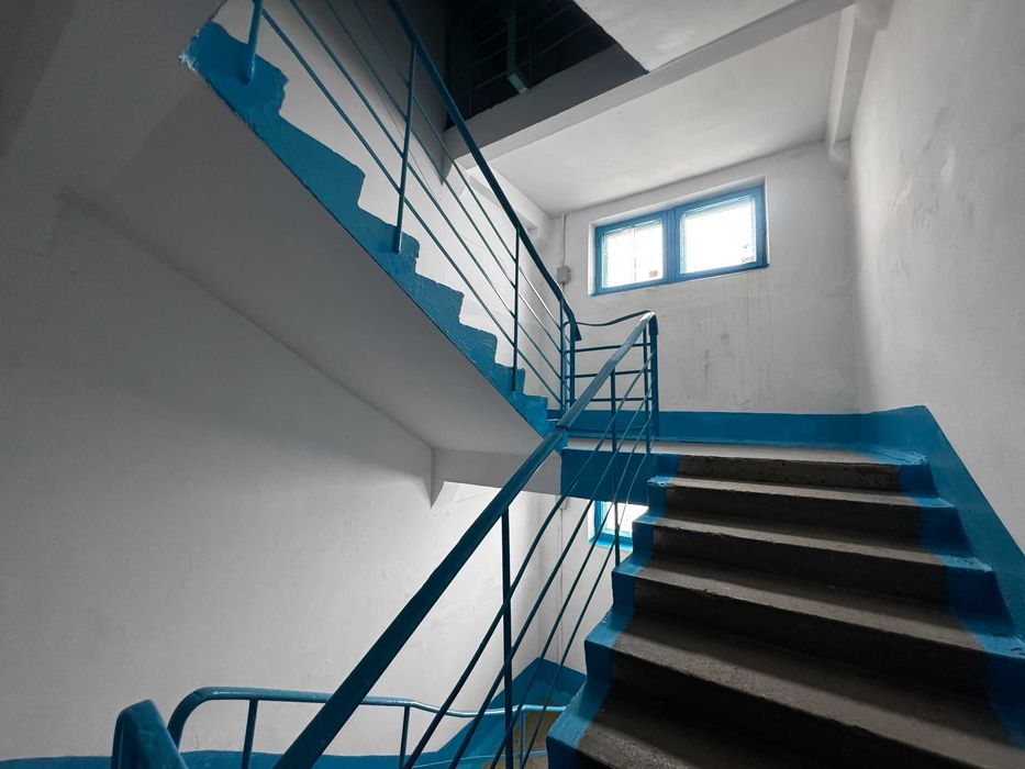 Продам 2х-ком квартиру в 8 микрорайоне