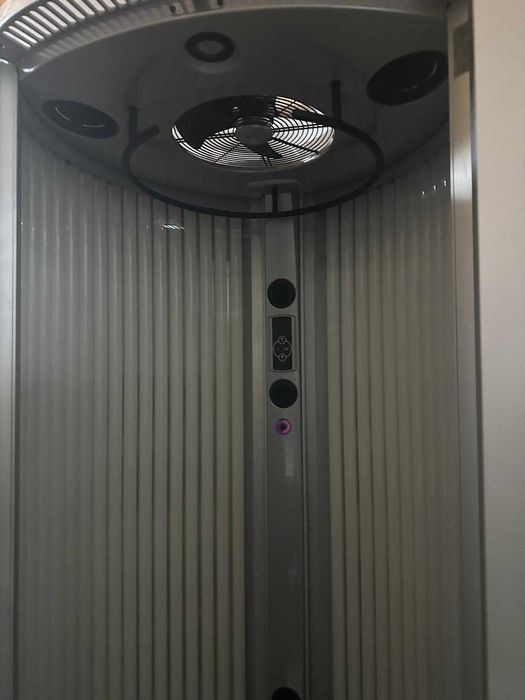 Aparat bronzare profesional Luxura V7 XL – 4.200 € (Reducere 38%)