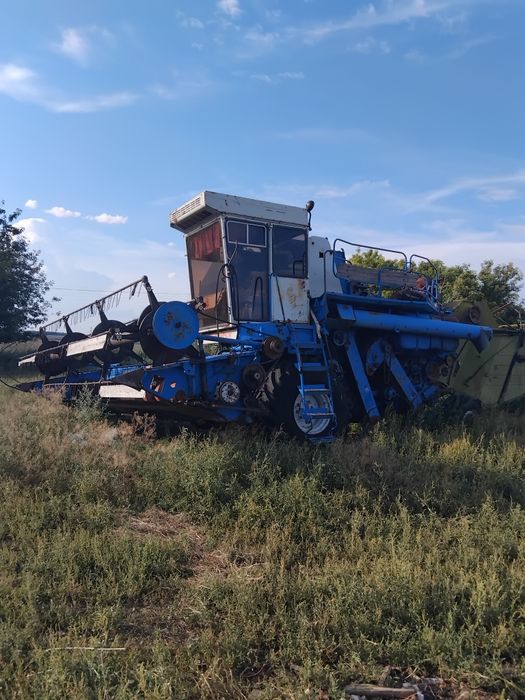 Продам Два комбайна