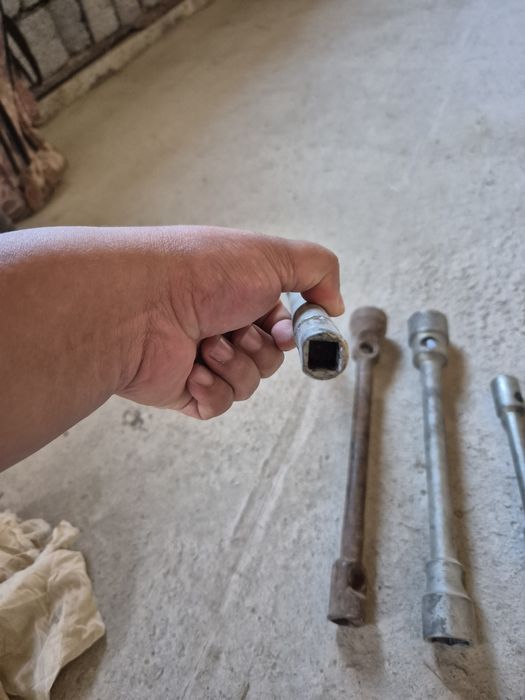 Камаздан қалған заттар