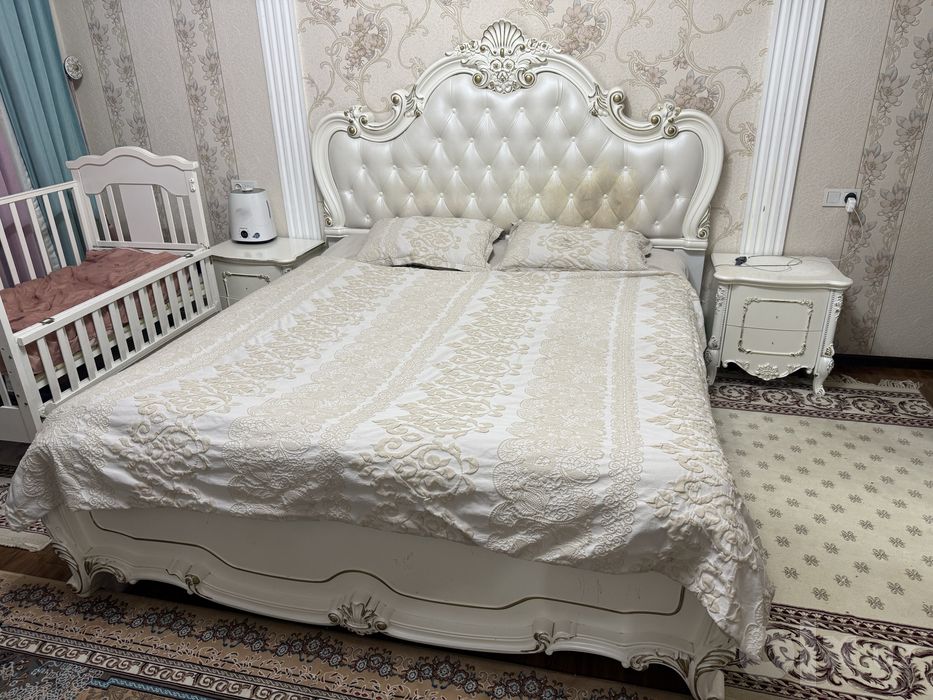 Спални мебел сотилади