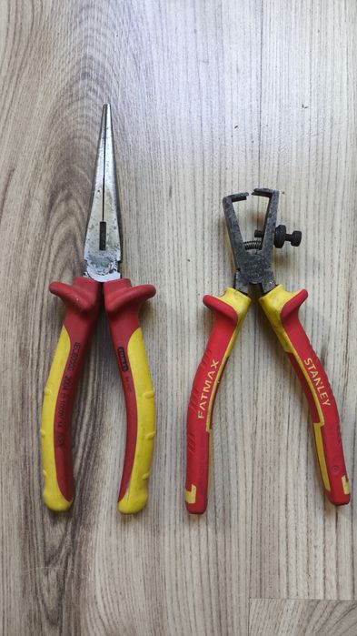 Клещи STANLEY  VDE 1000V