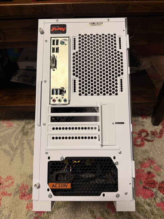 Carcasa Montech cu placa de baza, procesor si sursa