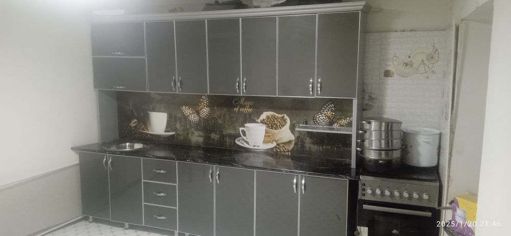 Kuxinniy nabor yangi satiladi