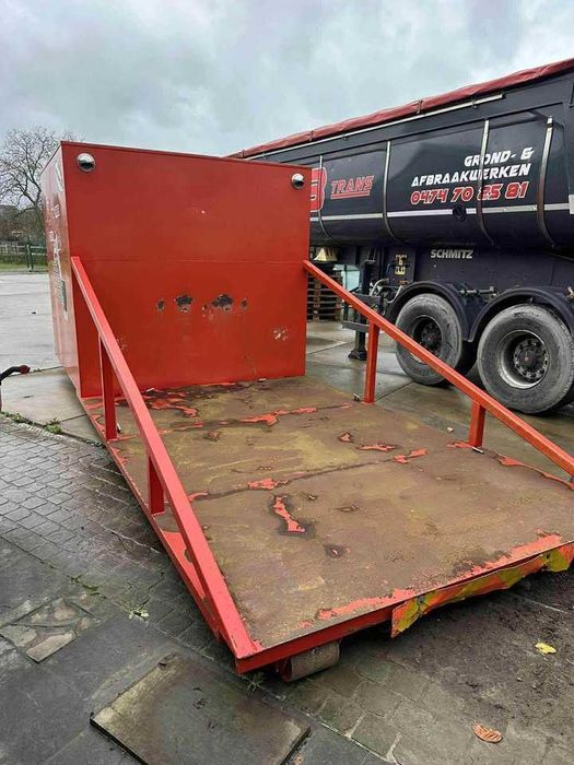 Container container