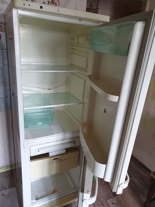 Продам холодильник индезит