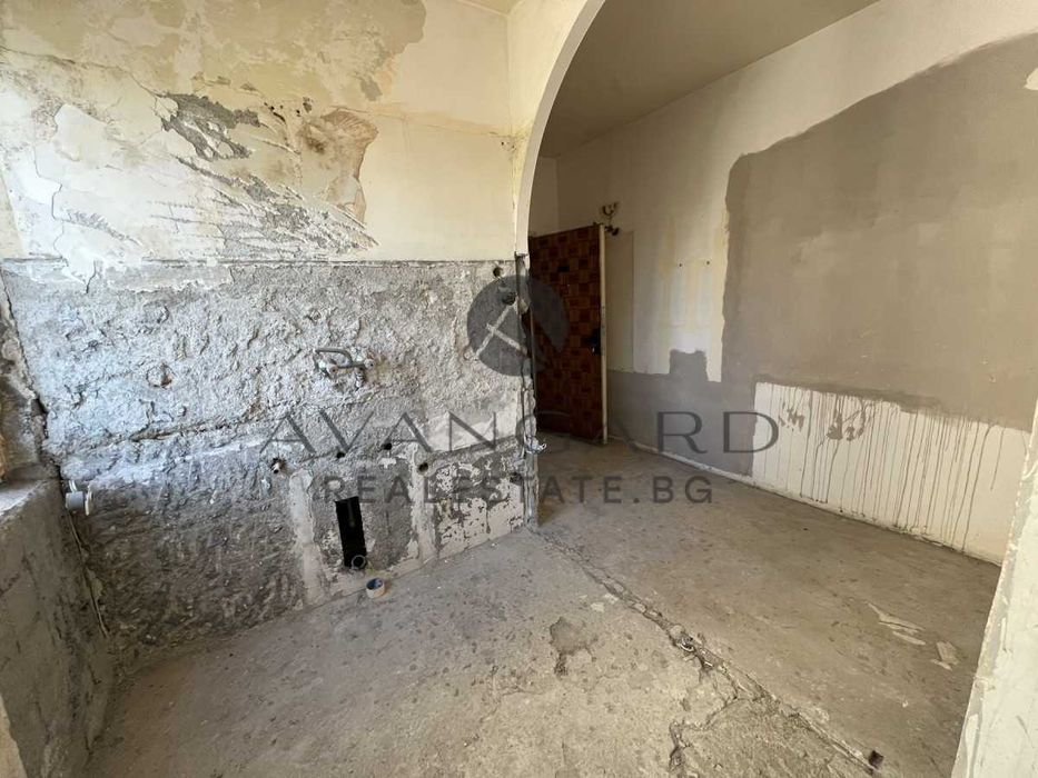 Продава се Едностаен апартамент в Пловдив, Тракия - 36 кв.м за 1695 €/кв.м - Снимка #2