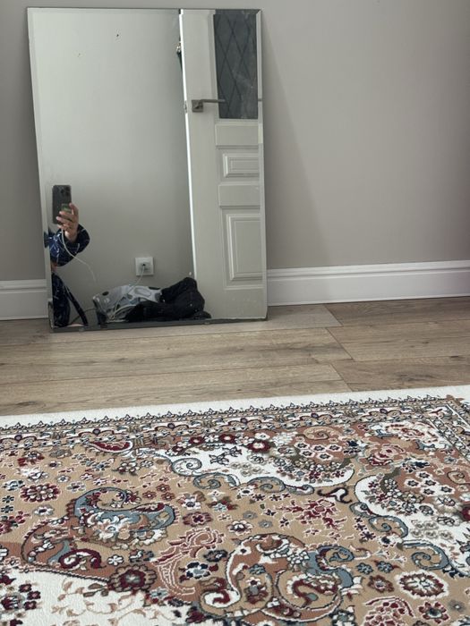 Зеркало 2 штуки.