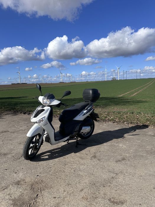 Scuter impecabil 125cc.