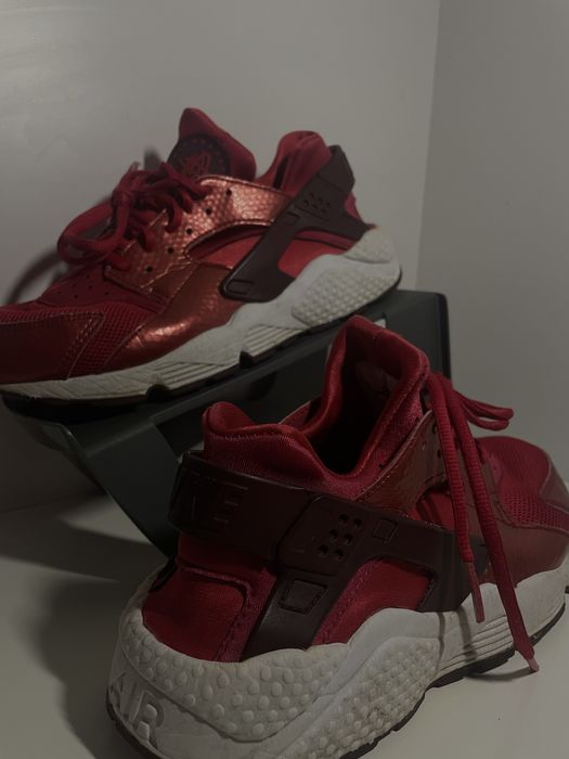 Nike Huarache Red