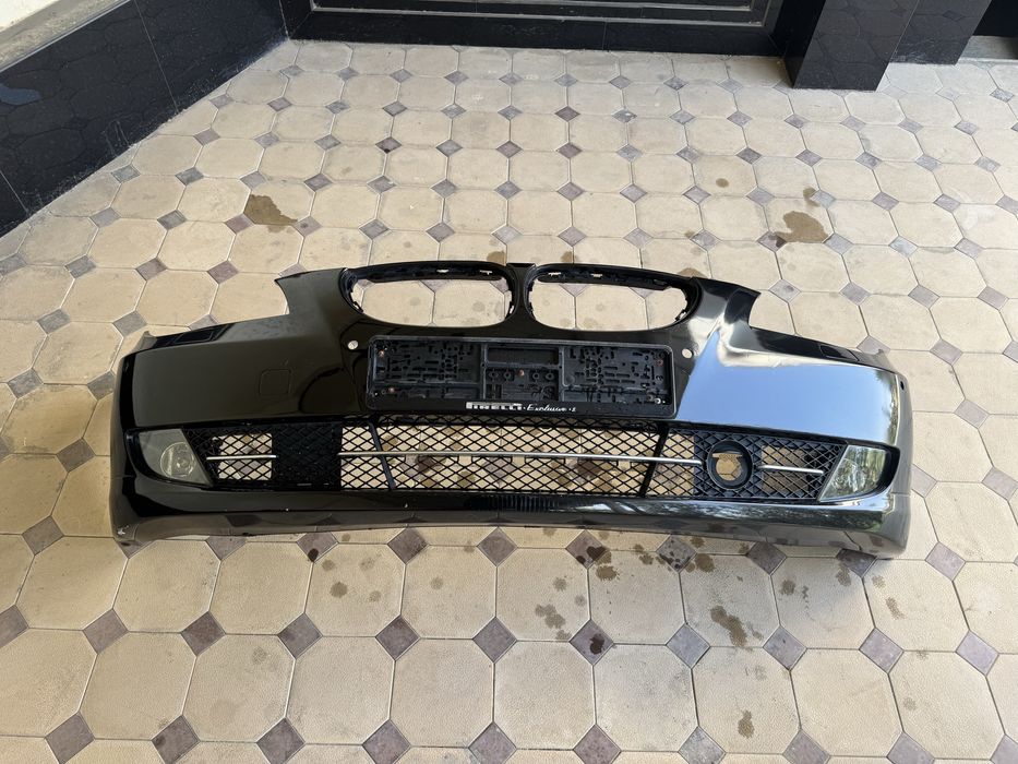 BMW E60 ga oldi orqa bamfer paroklari bn kampilekt sotiladi
