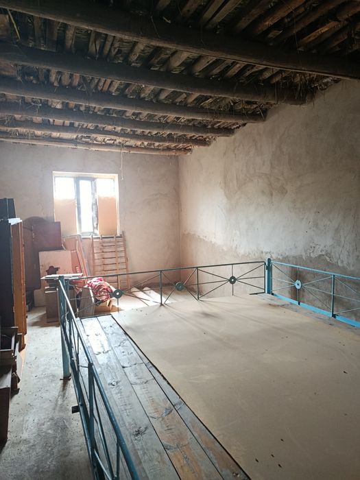 Участка ховли  ери билан сотилади