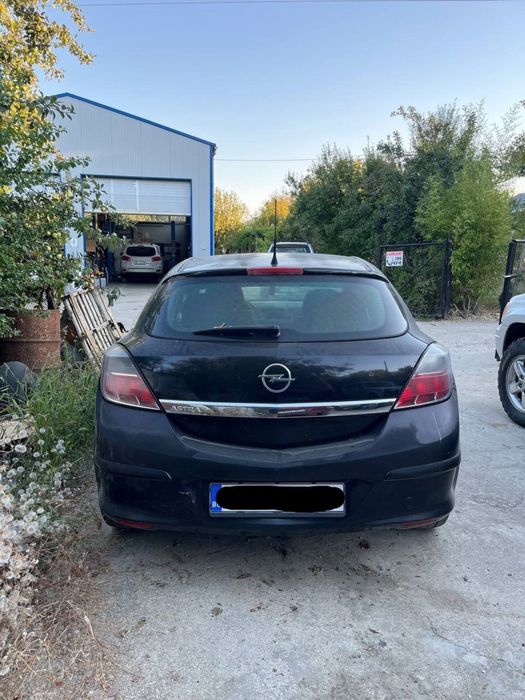 Opel Astra H  GTC 1.9 150