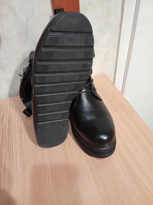 Продавам дамски боти