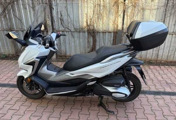 Maxi scuter Honda Forza 350