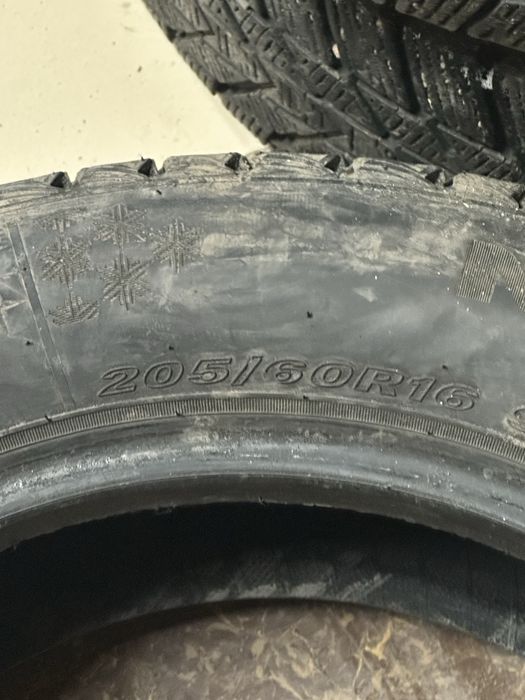 Продам резину 16 размер