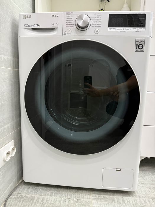 LG ThinQ Direct Drive 7/4 kg стиральная машина с сушкой