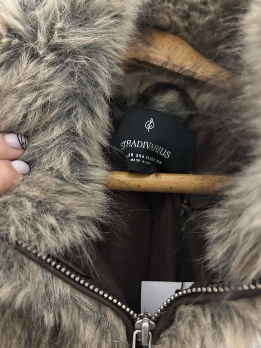 Палтенце с косъм от Stradivarius